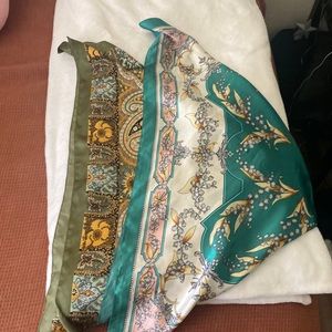 gorgeous bandanas/bandana tops